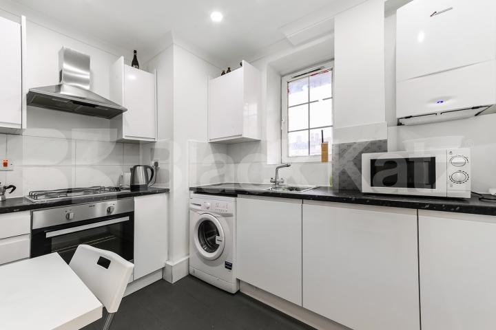 Recently redecorated throughout, wooden floors & neutral decor. Law Street, Borough/London Bridge